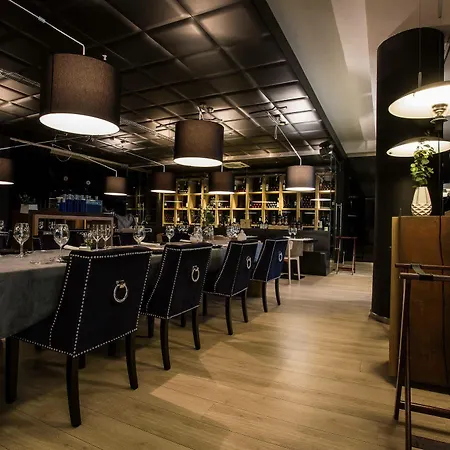 Eurostars Palacio De Cristal מלון אוביידו