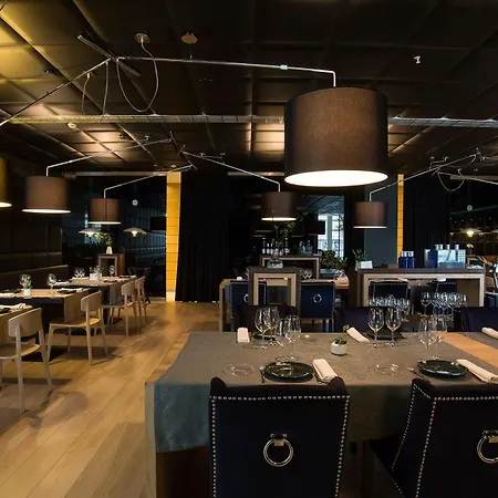 Eurostars Palacio De Cristal 4* אוביידו