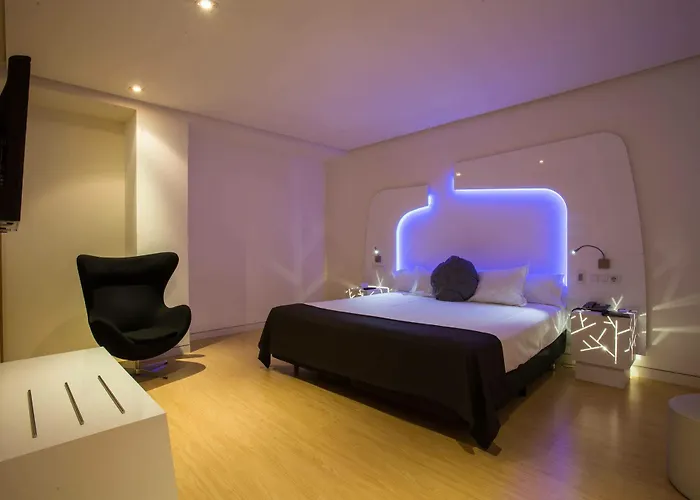 호텔 Eurostars Palacio De Cristal 4*